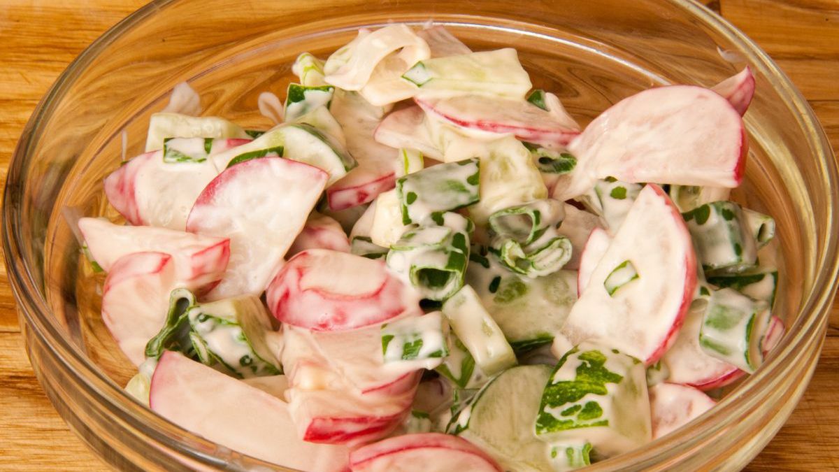 Sałatka wiosenna -  Pyszności