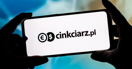 Cinkciarza czeka trudny dzień. Chodzi o bramki płatnicze. Firma obawia się roszczeń