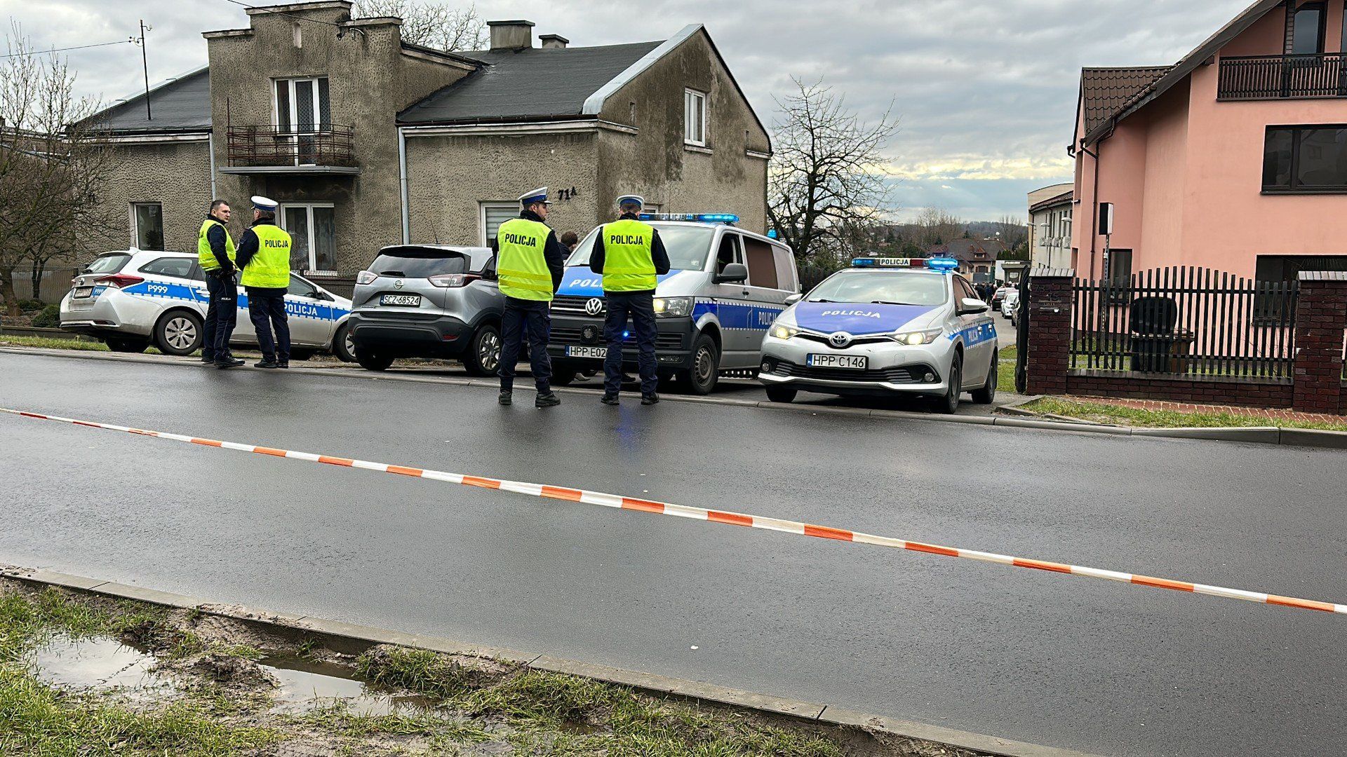 Ukrainiec próbował zabić trzy osoby w Częstochowie. Policjanci musieli strzelać