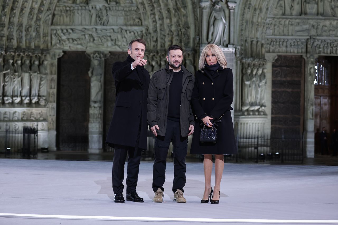 Emmanuel Macron, Wołodymyr Zełenski i Brigitte Macron