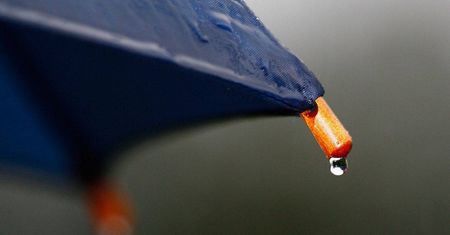 Burze podczas meczu Polska – Słowacja. Parasolki na stadion nie wniesiesz