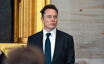 Musk dokonał dużego zakupu akcji Tesli. Notowania w górę