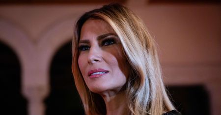 Portret Melanii Trump wyśmiany przez słynny magazyn. "Bardziej jak niezależny magik"