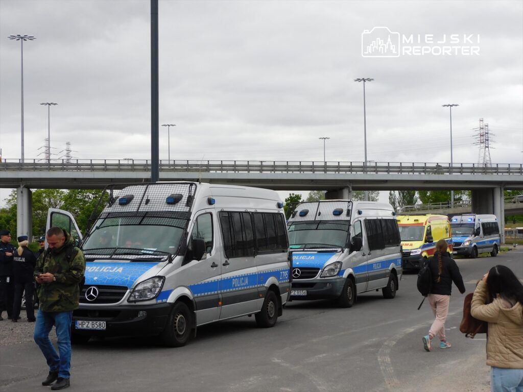 Fot. Miejski Reporter. Hala targowa Modlińska 6D zamknięta