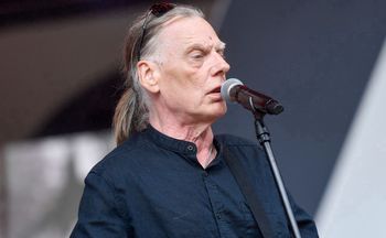 Zaproszono go do telewizji. Odmówił. "Bez noclegu, bez honorarium"