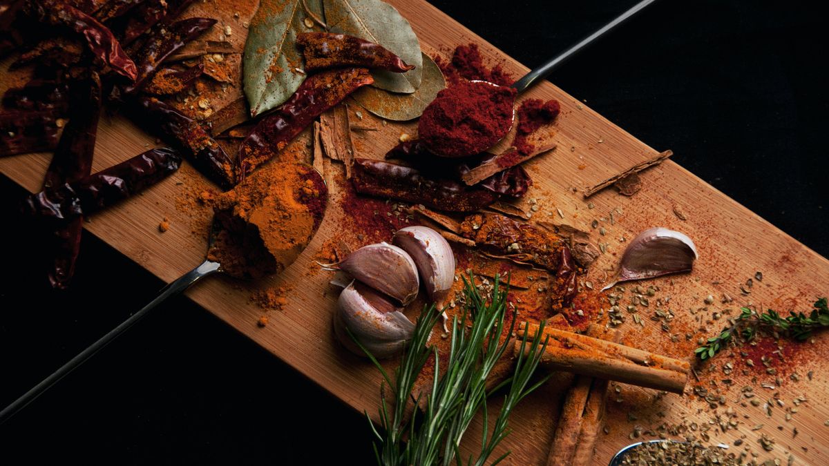 Gotowe mieszanki przypraw są powszechnie stosowane w większości kuchni. 