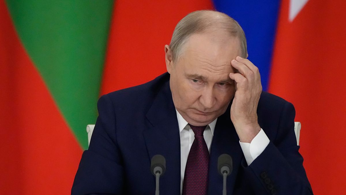 Russian President Vladimir Putin speaks during a signing ceremony following talks with Myanmar President Min Aung Hlaing at the Grand Kremlin Palace in Moscow, Russia, 18 August 2026. EPA/ALEXANDER ZEMLIANICHENKO / POOL Dostawca: PAP/EPA.