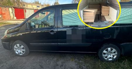 Odkrycie w karawanie. Policjanci otworzyli drzwi i zdębieli