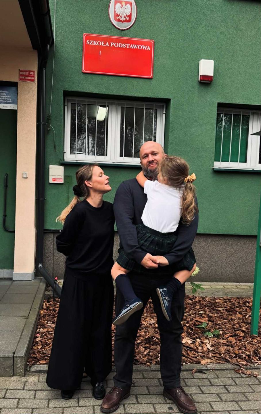 Olga Frycz relacjonuje pierwszy dzień córki w szkole