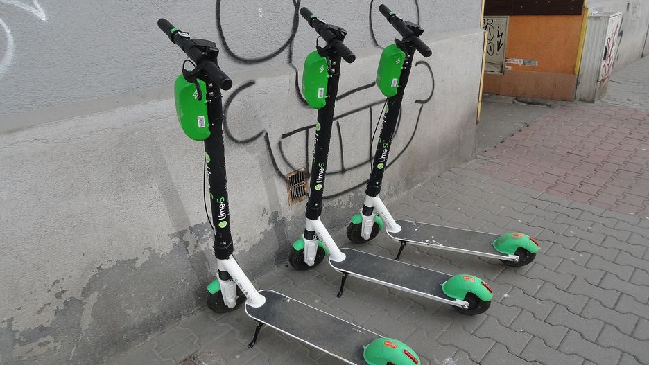 Hulajnogi elektryczne. Zdjęcie ilustracyjne