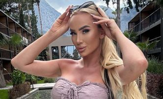 Strzaskana na mahoń Izabela Macudzińska pręży się w skąpym bikini nad basenem. Petarda?