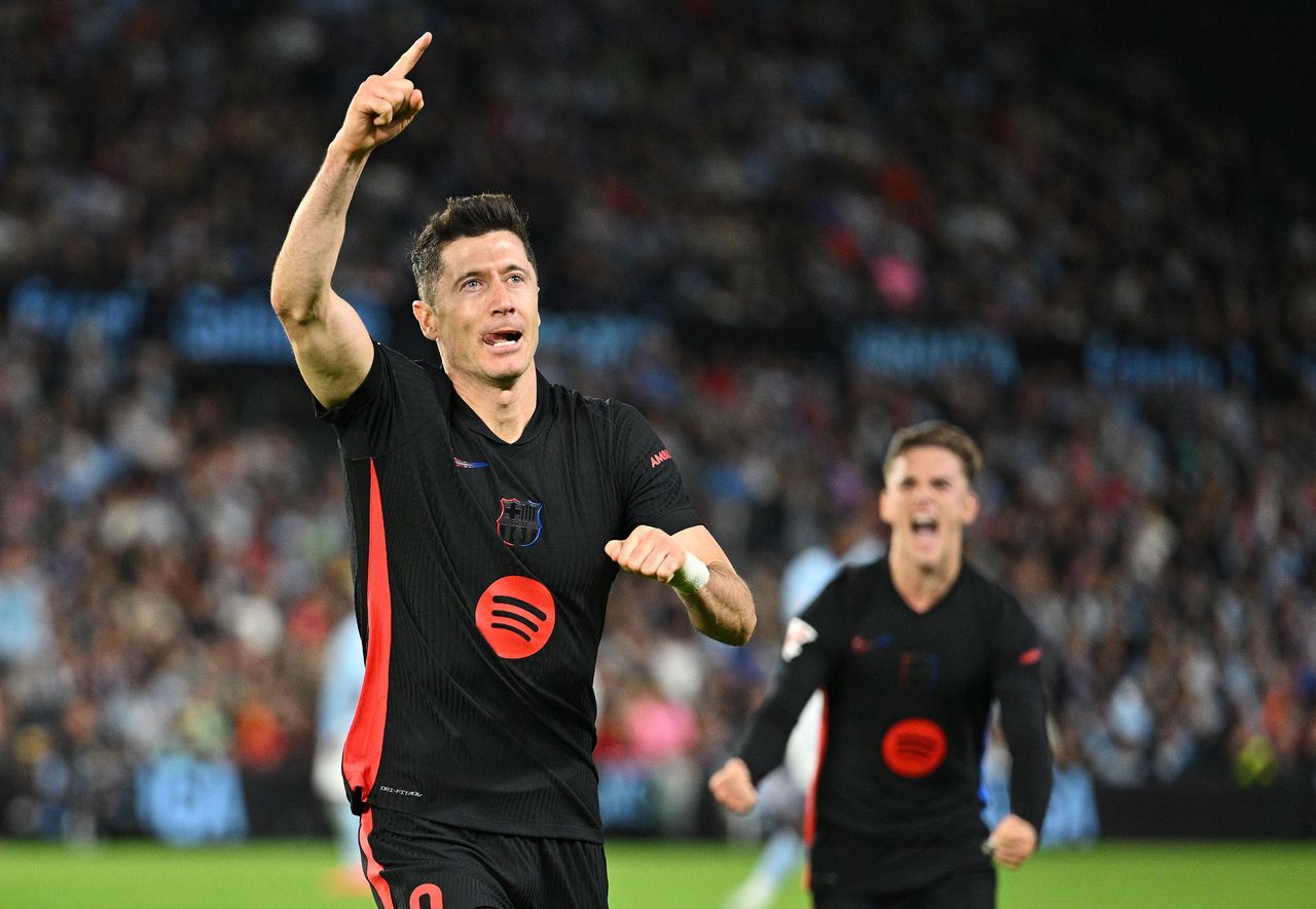 Barcelona secures Lewandowski's future amid scoring surge