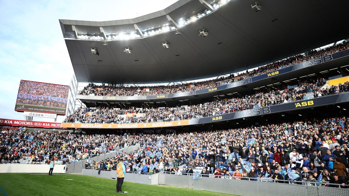 Pełny stadion w Auckland