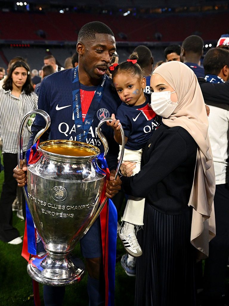 Ousmane Dembele i Rima Edbouche z córką