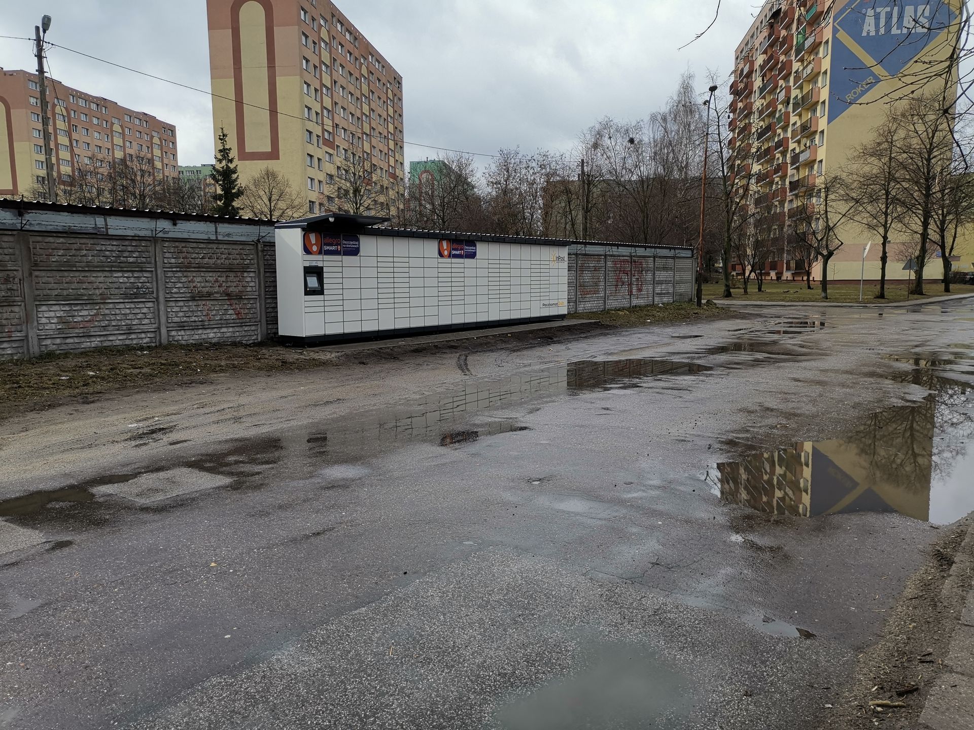 Mam już dość. Paczkomatoza to już problem mojego osiedla, a wkrótce całej Polski [Opinia] 4
