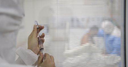 Amantadyna. Substancja, która leczy koronawirusa?