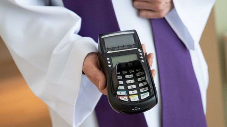 Pani Beata poprosiła księdza o paragon