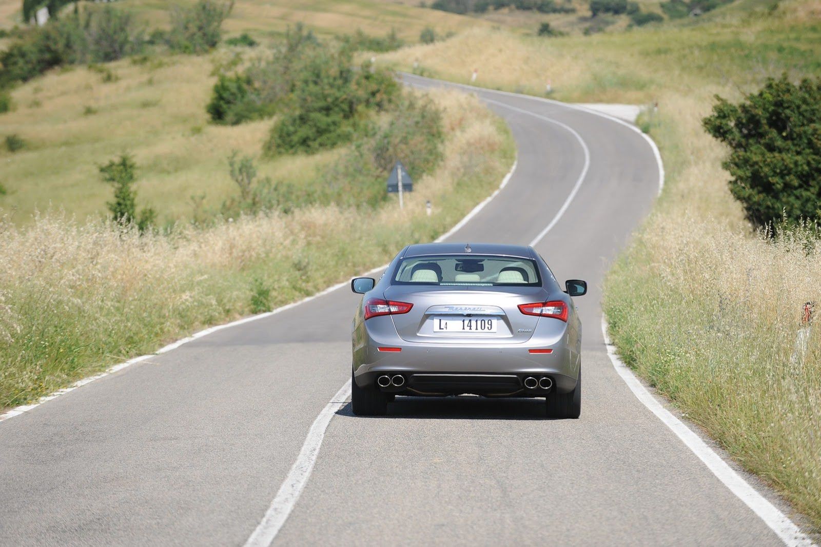 2014 Maserati Ghibli - Włosi wiedzą, co to piękno [galeria] 11
