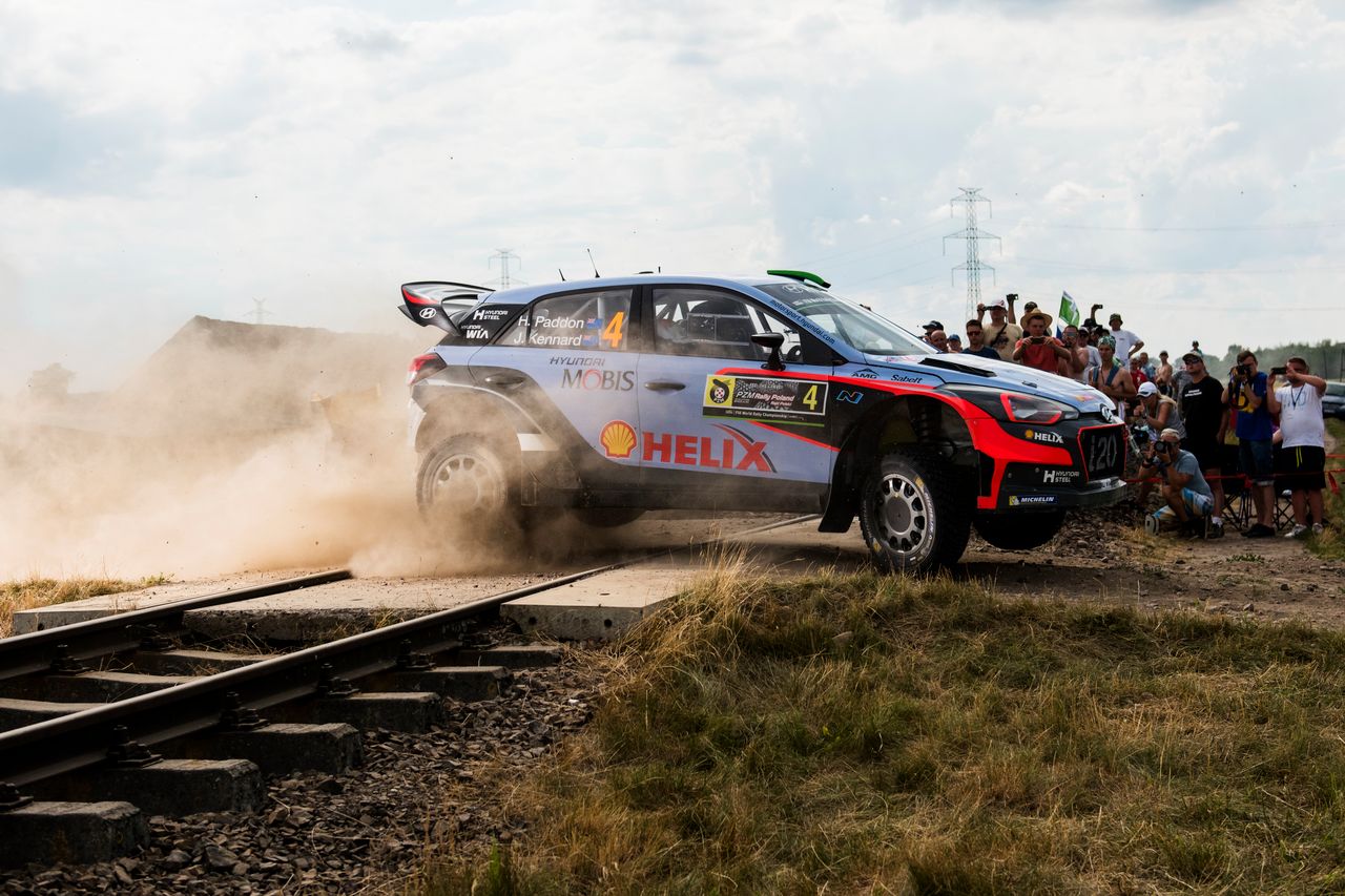 Hayden Paddon był jedynym kierowcą, który próbował nawiązać walkę z Tanakiem i Mikkelsenem