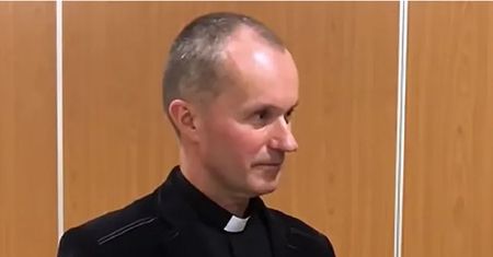 Wypisują dzieci z religii. Ksiądz grzmi o "zgorszeniu"