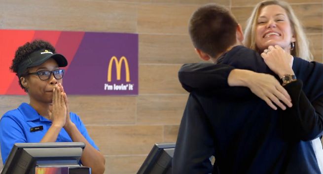 McDonald’s w kampanii na Super Bowl pozwala płacić miłością (wideo)