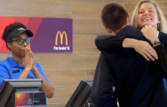 McDonald’s w kampanii na Super Bowl pozwala płacić miłością (wideo)