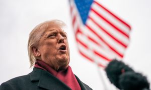 Media: Donald Trump rozważa użycie siły wobec najbogatszego w ropę państwa