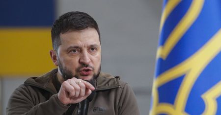 Rosja sprzedaje za granicą zboże skradzione w Ukrainie. Zełenski ostrzega