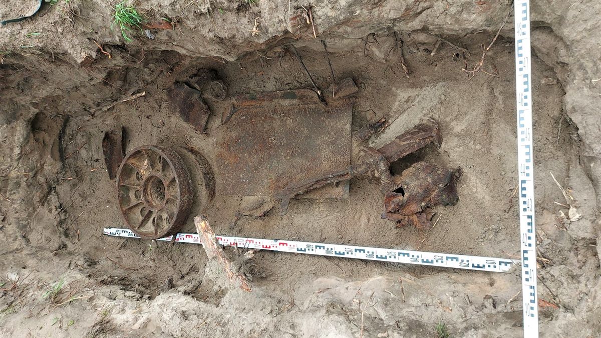 Niedaleko plaży w Jelitkowie odnaleziono szczątki radzieckiego czołgu 