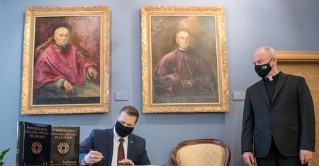 Przemysław Czarnek przekazał KUL 1,7 mln zł na przetłumaczenie encyklopedii filozofii