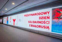 Warszawa. Akcja solidarności z Białorusią na pl. Zamkowym