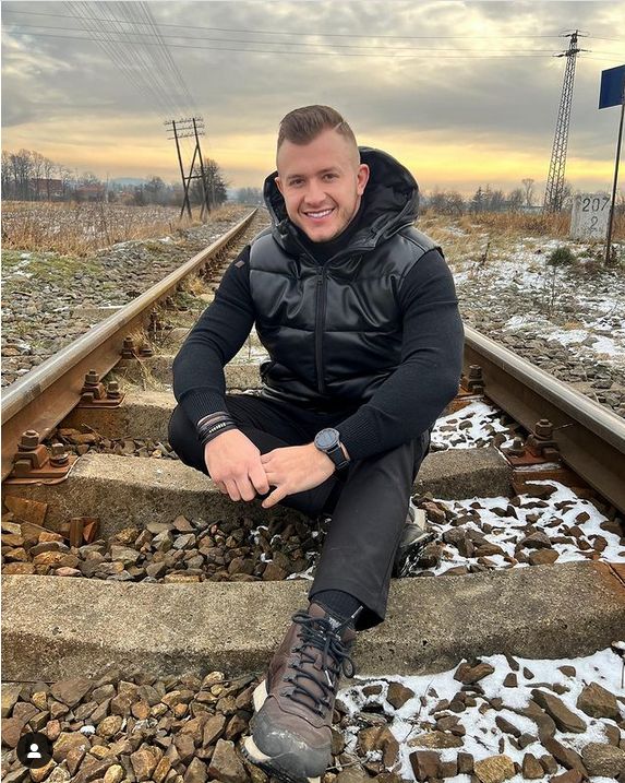Dawid Narożny nazwał nowy zespół Piękni i młodzi
