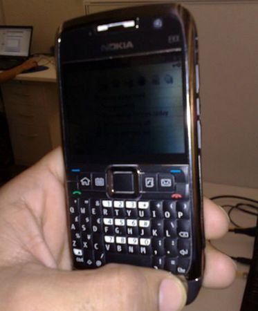 Pierwsze zdjęcie Nokii E71 1