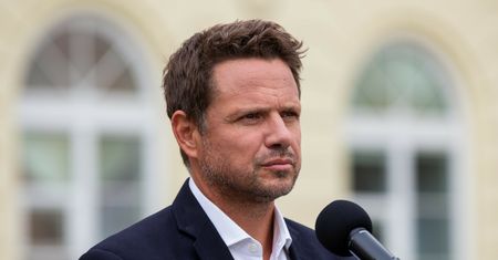 Stan wyjątkowy w Polsce. Trzaskowski: Pic na wodę, fotomontaż