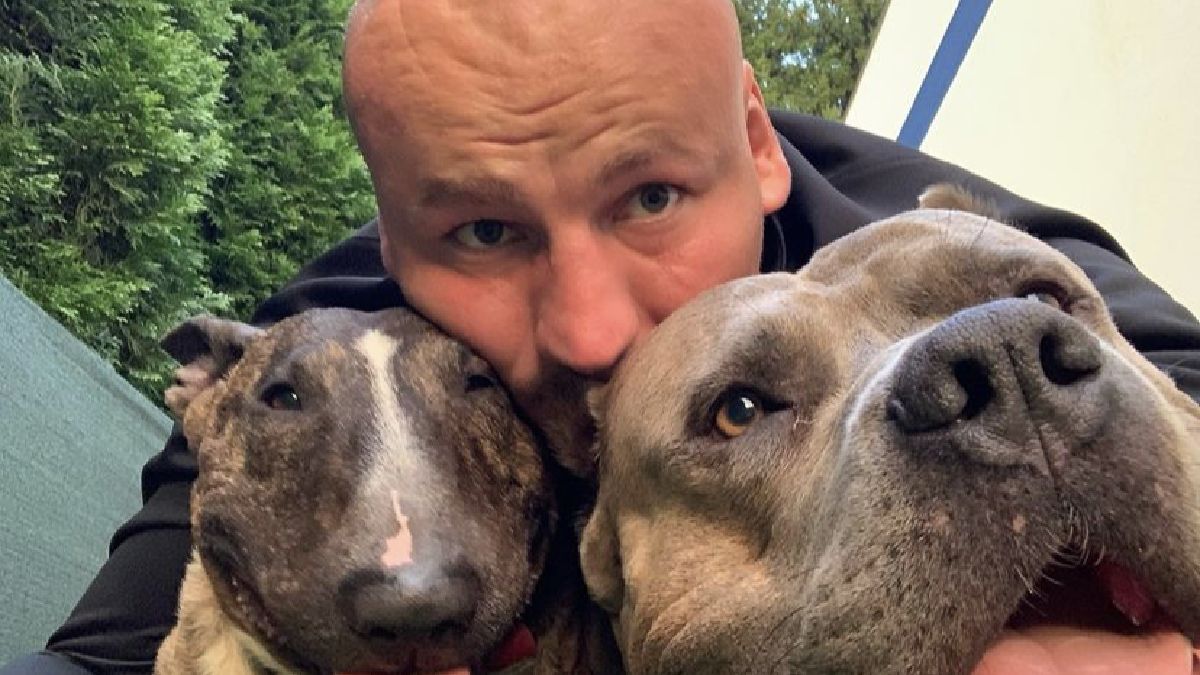 Artur Szpilka z psami