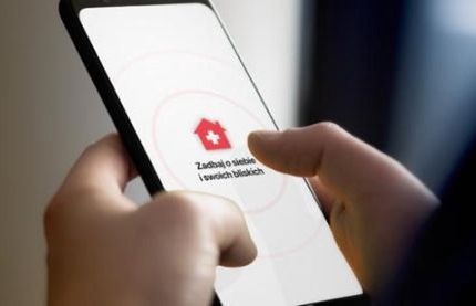 Rządowa aplikacja „Kwarantanna domowa” już dostępna na Androida i iOS. Selfie zamiast wizyty policjanta