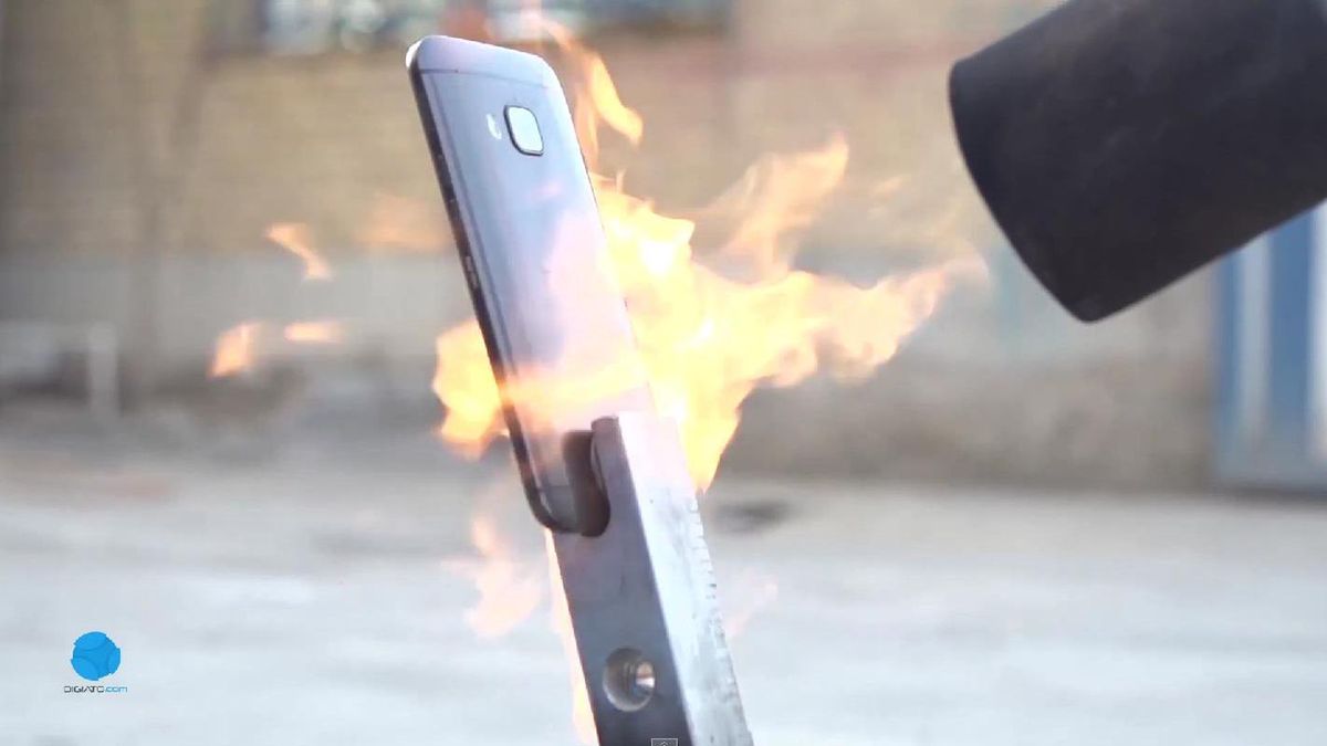 Jak HTC One M9 poradził sobie z ogniem o temperaturze 700 stopni? 1