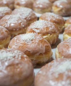 Dubajski pączek w Biedronce. Ile kosztuje przysmak z kultowym nadzieniem?