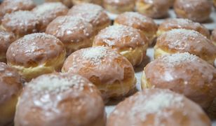 Dubajski pączek w Biedronce. Ile kosztuje przysmak z kultowym nadzieniem?