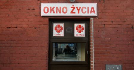 Łódź. Noworodek w oknie życia, siostry nadały już mu imię