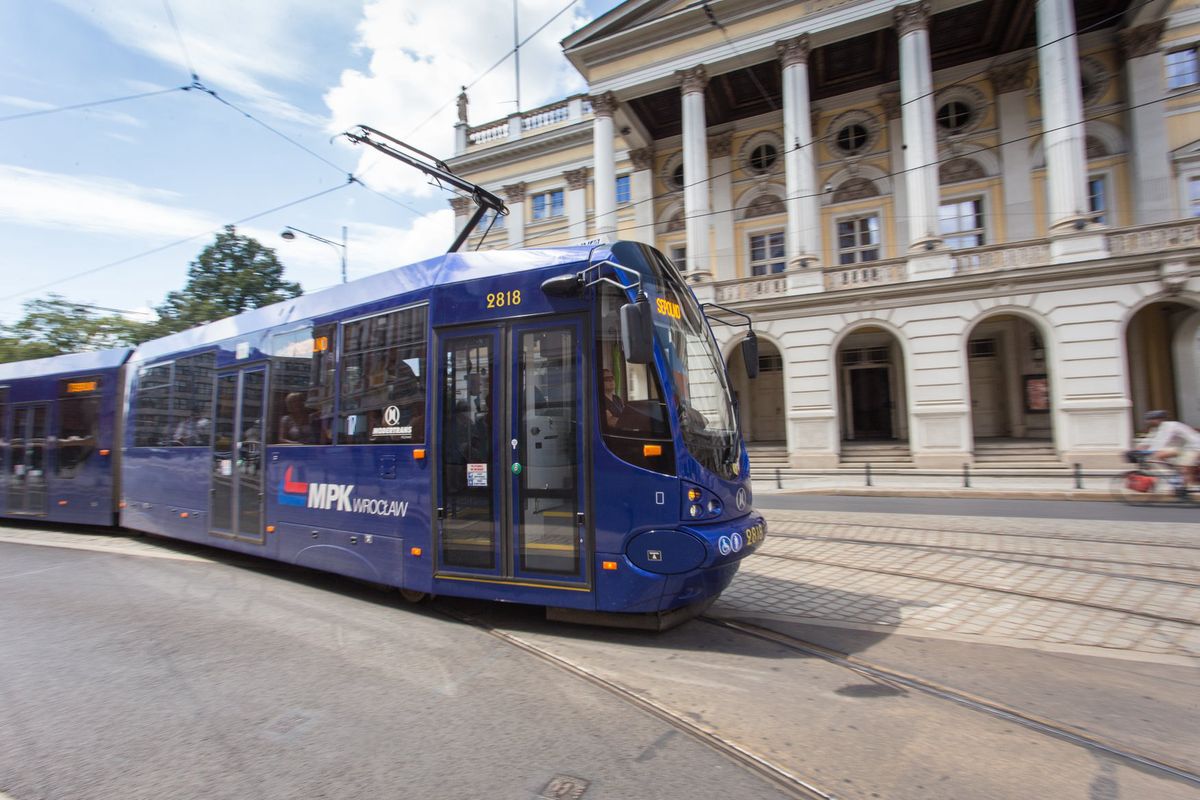 Wrocław. Remont torowiska przy Dolmedzie. To ważny łącznik dla Trasy Autobusowo-Tramwajowej