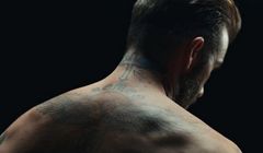 Tatuaże Davida Beckhama w kampanii UNICEF przeciw przemocy wobec dzieci (wideo)