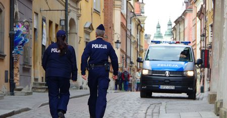 Nowe obostrzenia. Prawie tysiąc mandatów w samej Warszawie