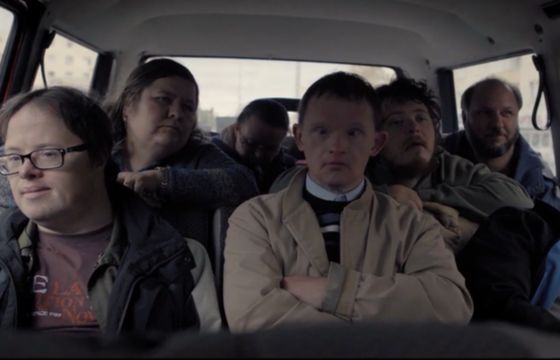 Szybka decyzja TVP. Już dziś pokaże film z aktorami z zespołem Downa