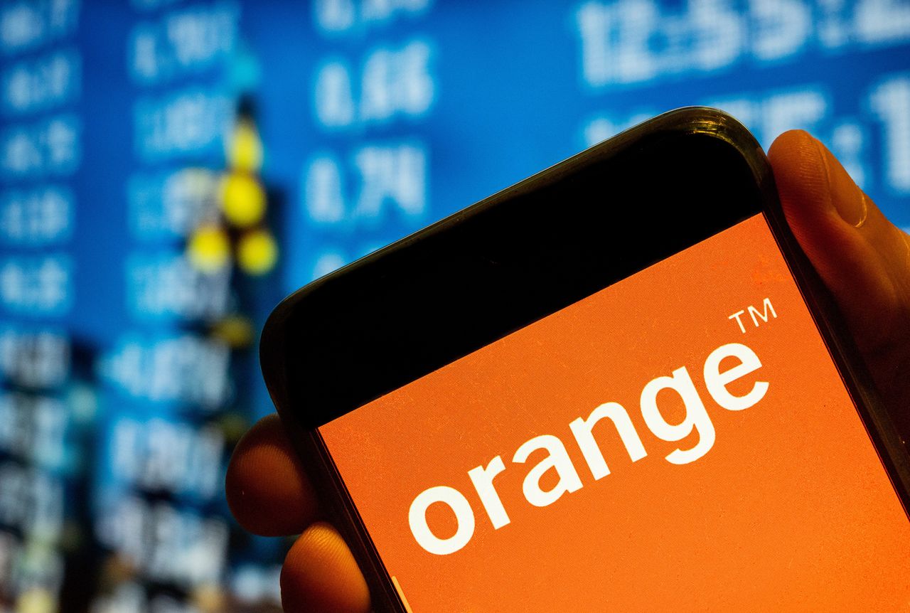 Orange wprowadza zmiany w ofercie Flex (Budrul Chukrut/SOPA Images/LightRocket via Getty Images)