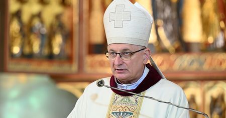 Biskup Zadarko: Ucieczka od kościoła pcha ludzi do psychiatrów