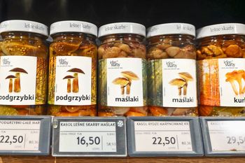 Na lotnisku znalazłam suszone grzyby. Uwagę od razu zwróciła cena