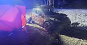 Zachodniopomorskie: Peugeot roztrzaskał się na drzewie