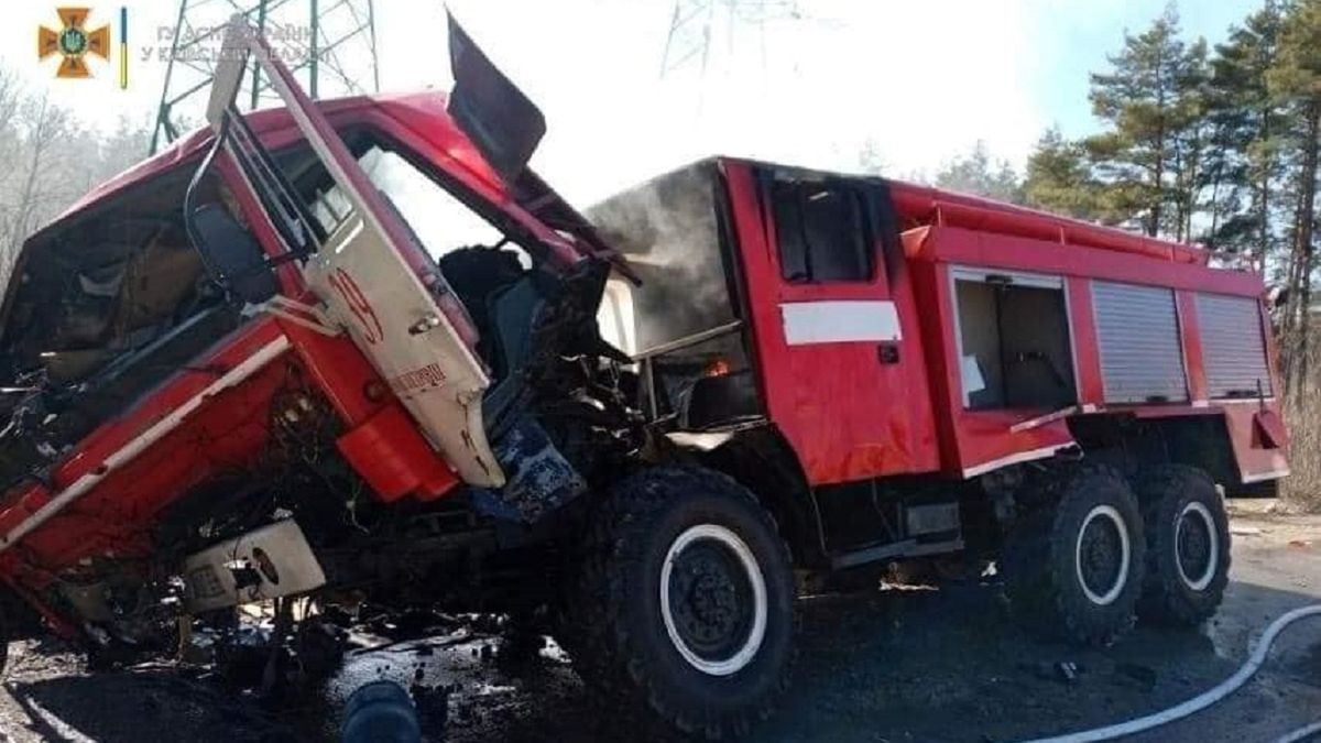 Wóz strażacki wyleciał w powietrze na minie 