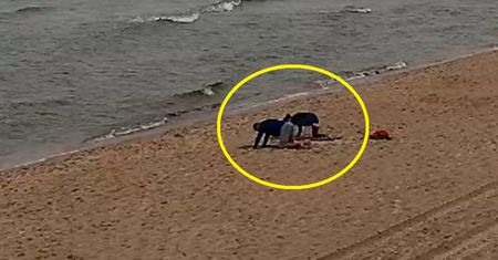 Piątek, godzina 8:35. Na plaży w Grzybowie taki widok